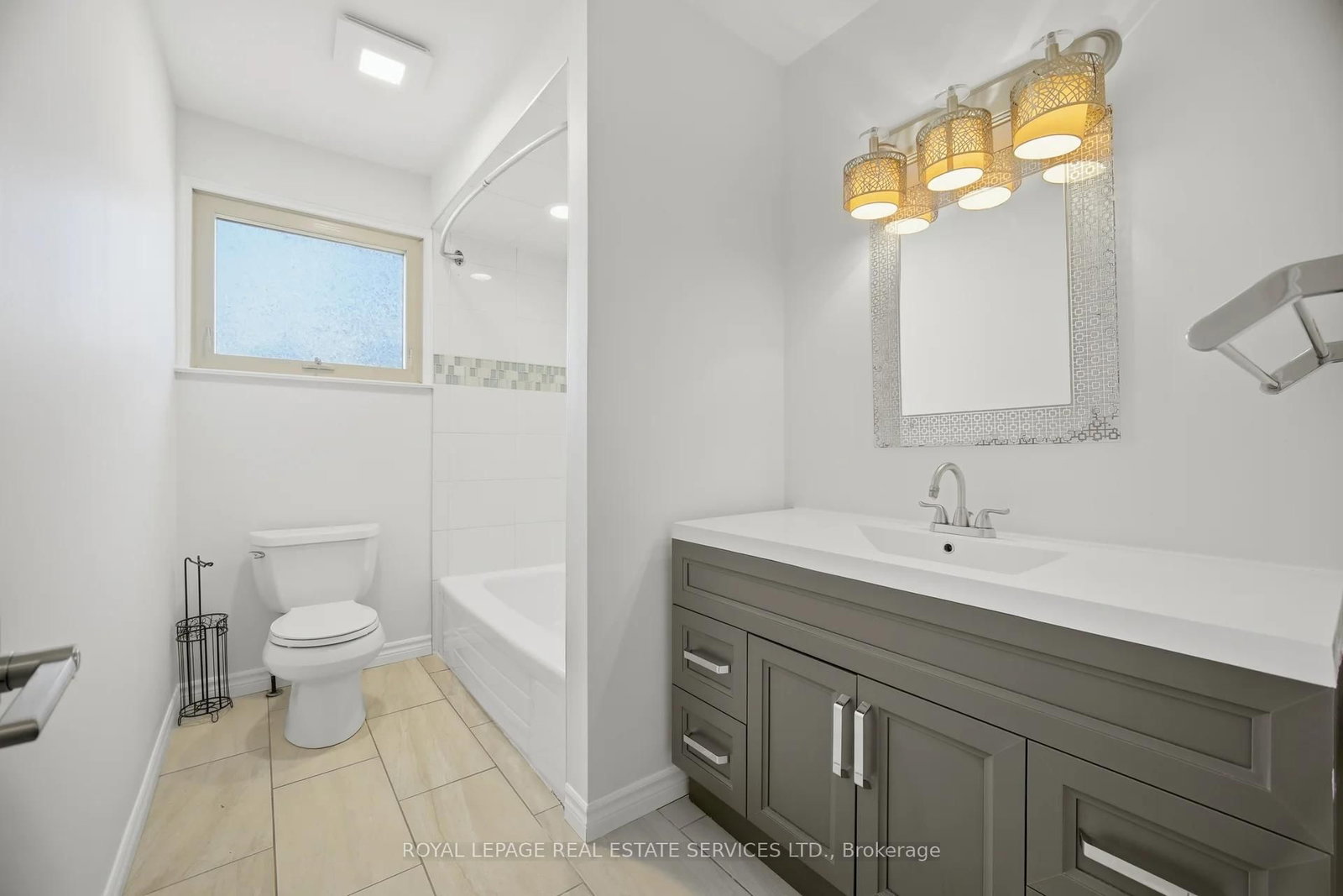 Detached House for sale at 142 Osborne Crescent, Oakville, Ontario, L6M 1G1 - College Park - MLS: W12982136