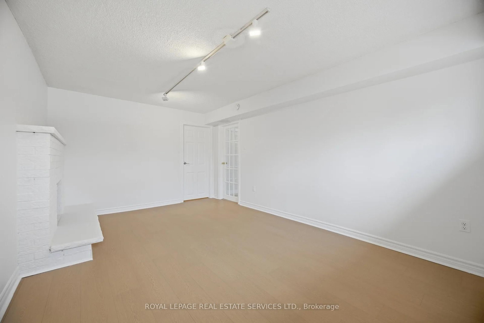 Detached House for sale at 142 Osborne Crescent, Oakville, Ontario, L6M 1G1 - College Park - MLS: W12982136