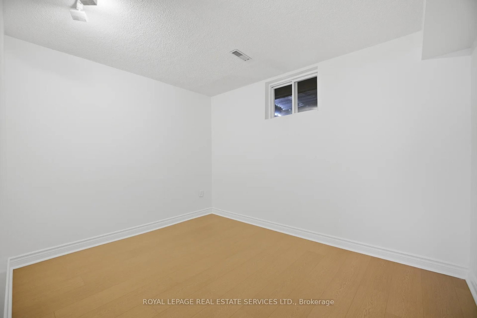 Detached House for sale at 142 Osborne Crescent, Oakville, Ontario, L6M 1G1 - College Park - MLS: W12982136