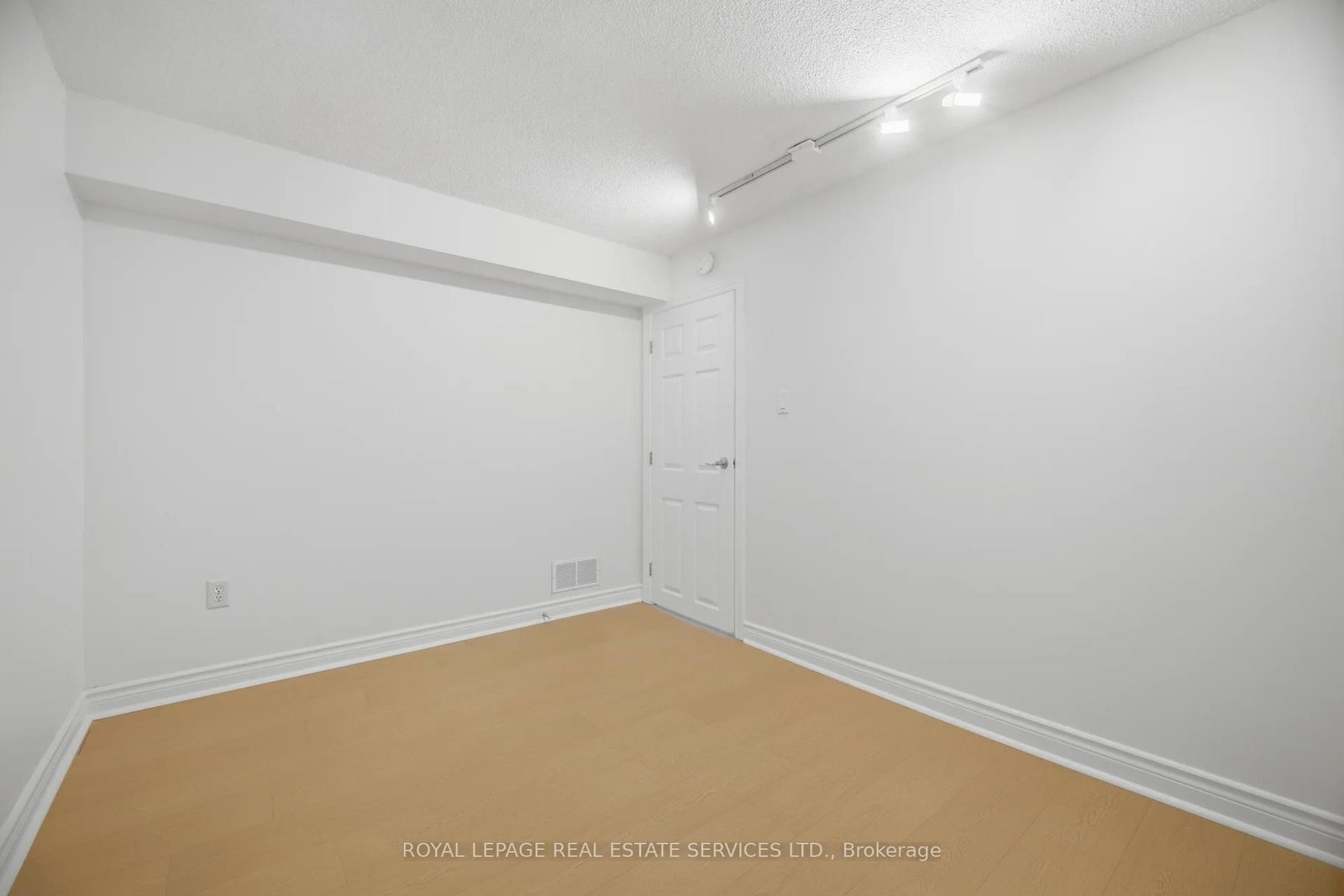 Detached House for sale at 142 Osborne Crescent, Oakville, Ontario, L6M 1G1 - College Park - MLS: W12982136