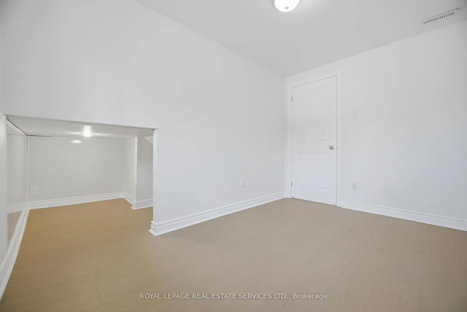 Detached House for sale at 142 Osborne Crescent, Oakville, Ontario, L6M 1G1 - College Park - MLS: W12982136