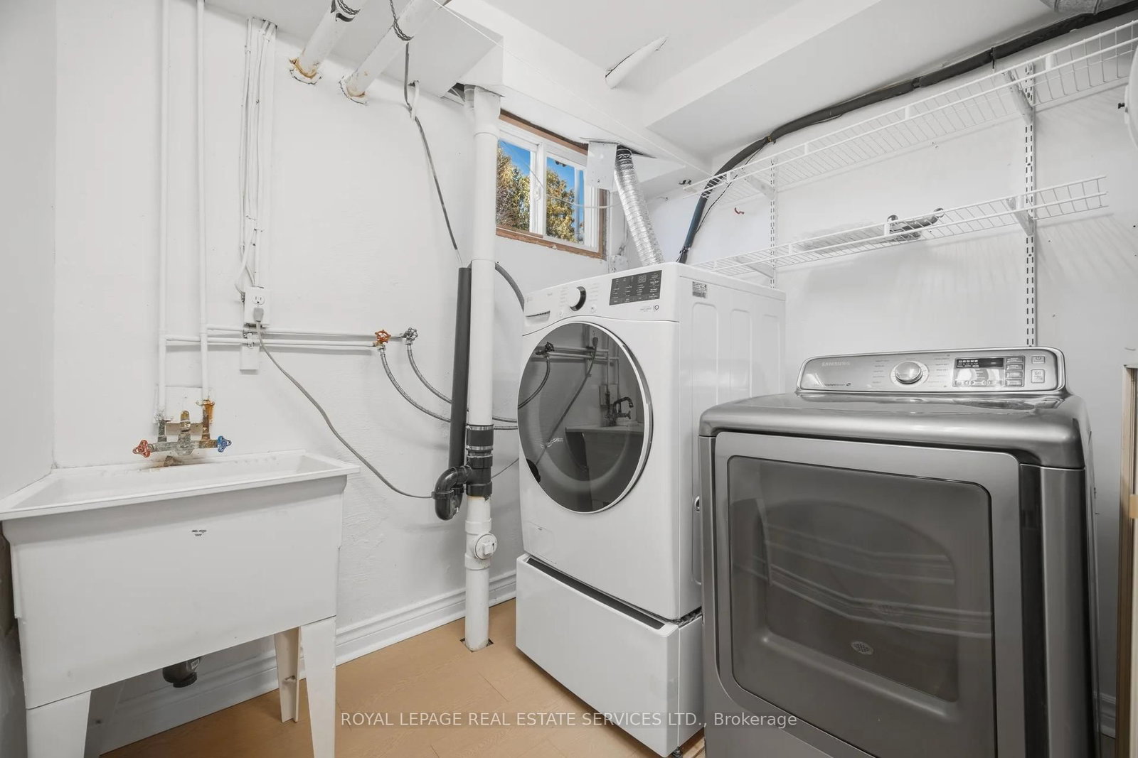 Detached House for sale at 142 Osborne Crescent, Oakville, Ontario, L6M 1G1 - College Park - MLS: W12982136