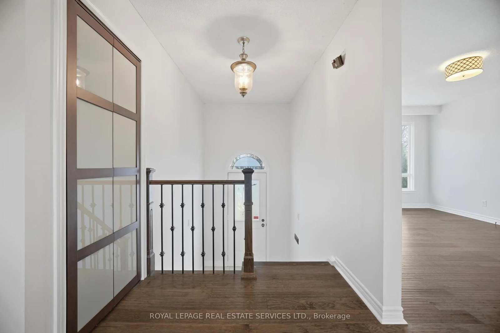 Detached House for sale at 142 Osborne Crescent, Oakville, Ontario, L6M 1G1 - College Park - MLS: W12982136