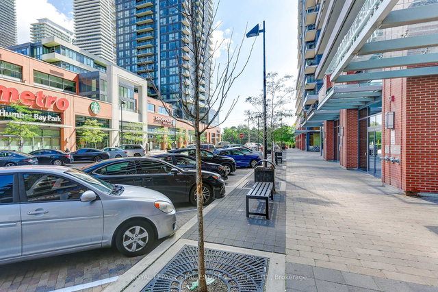 3907 - 2220 Lakeshore Boulevard W