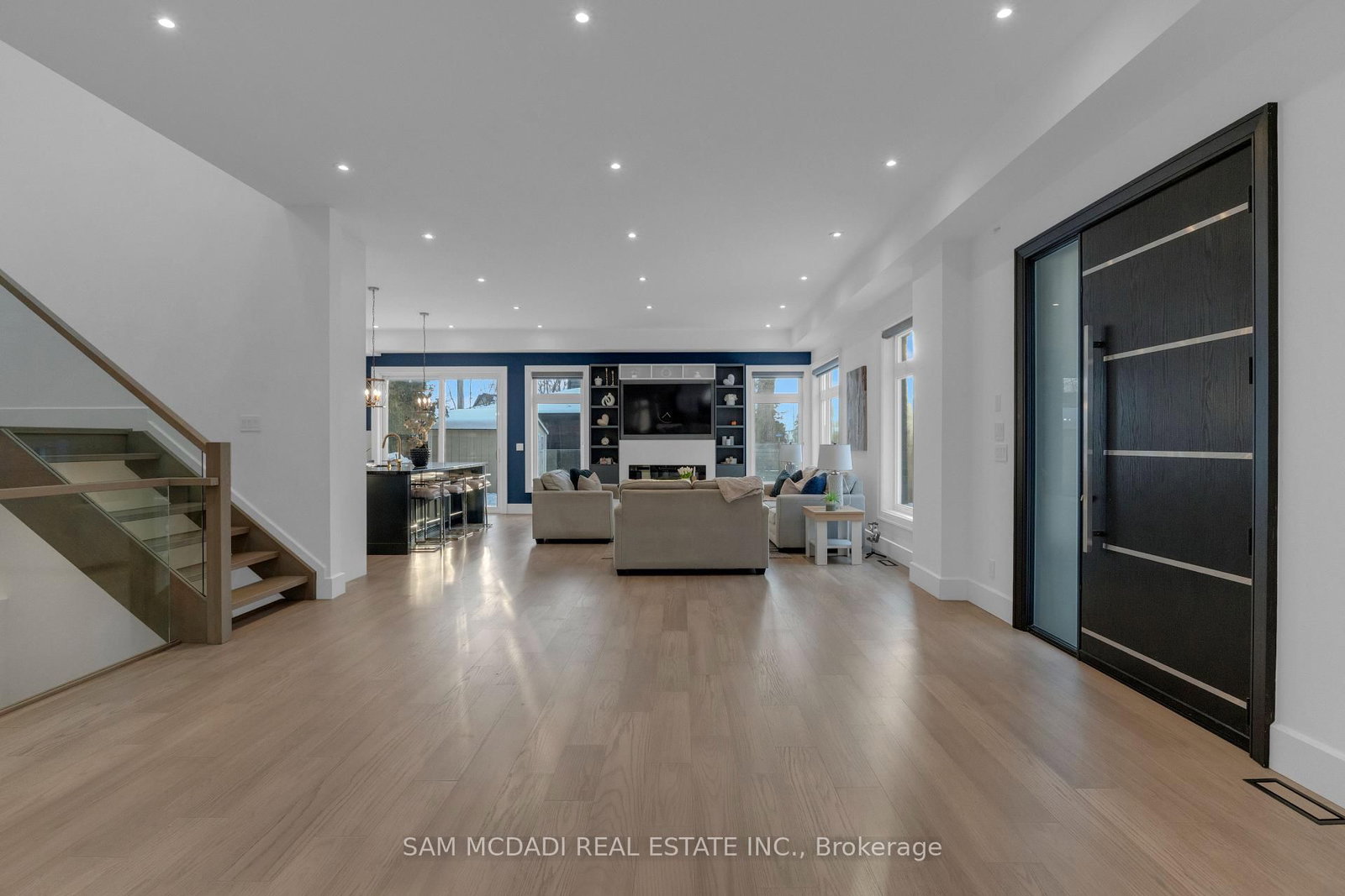 1050 Edgeleigh Avenue - Photo 3