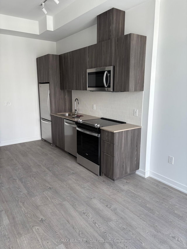 809 - 750 Whitlock Avenue