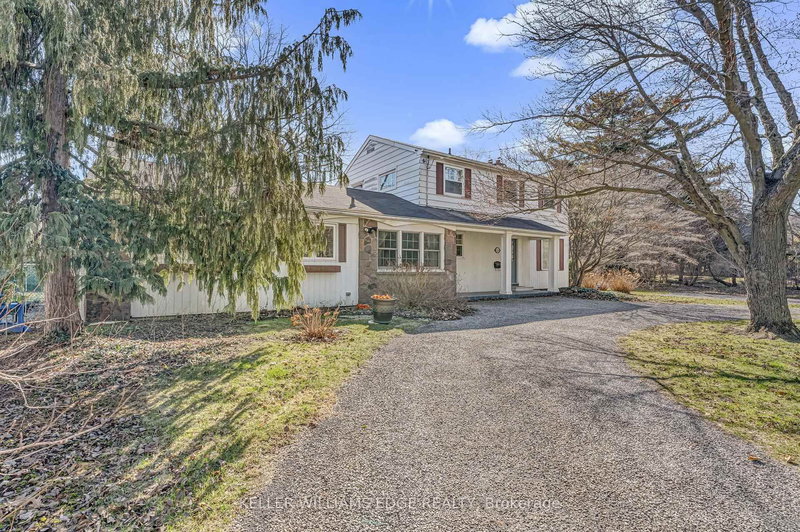 524 Meadow Wood Rd, Mississauga, L5J 2S3 | Image 2