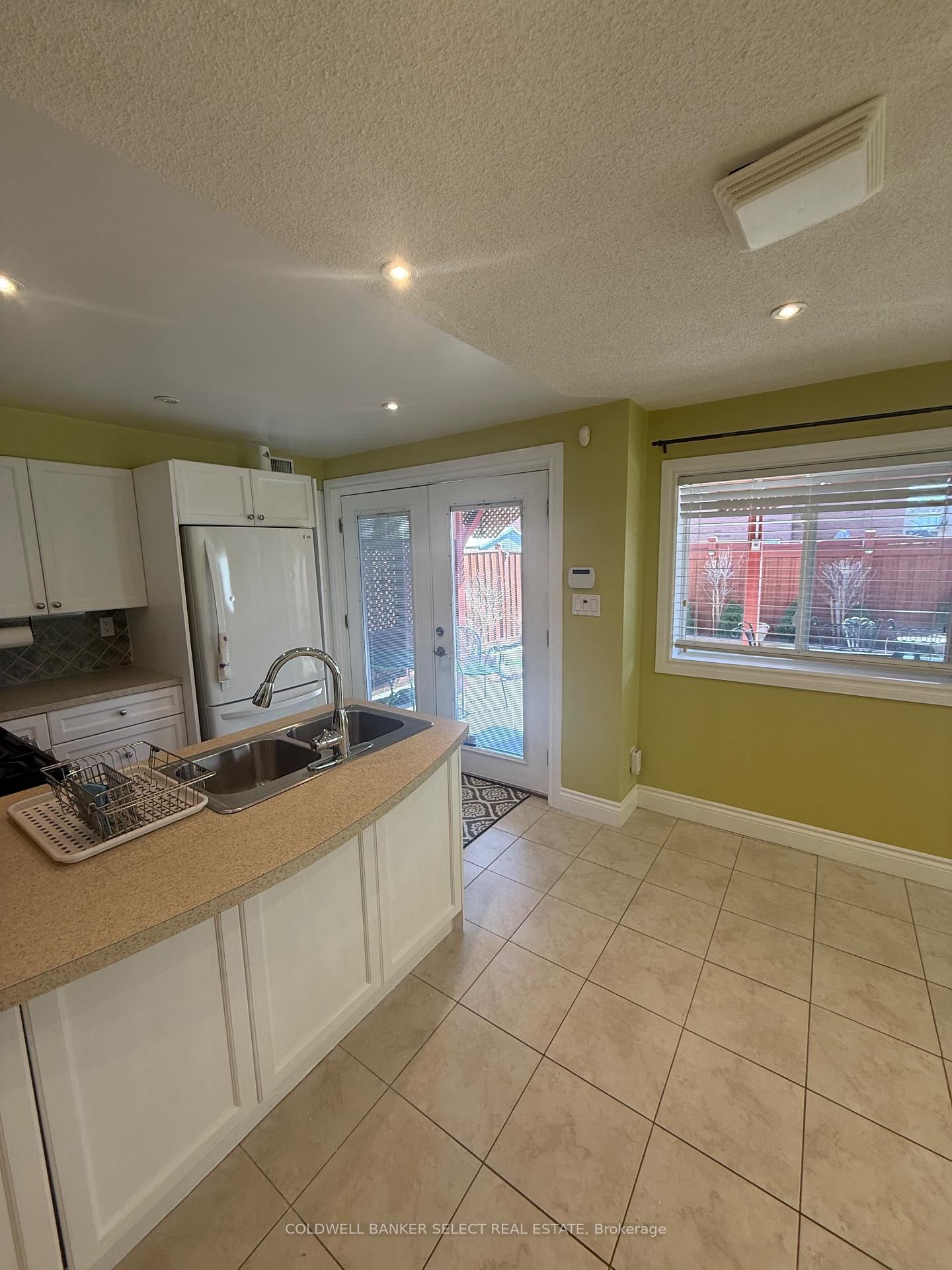 13 Gray Park Drive, Unit Lower