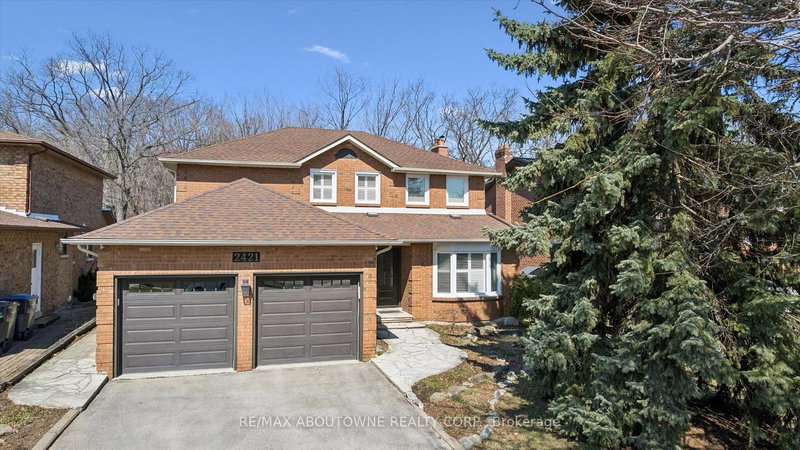2421 Hargood Pl, Mississauga, L5M 3G6 | Image 2