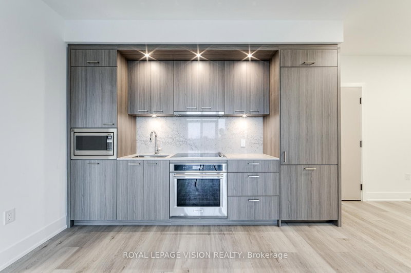 home for lease on 537-858 Dupont Street