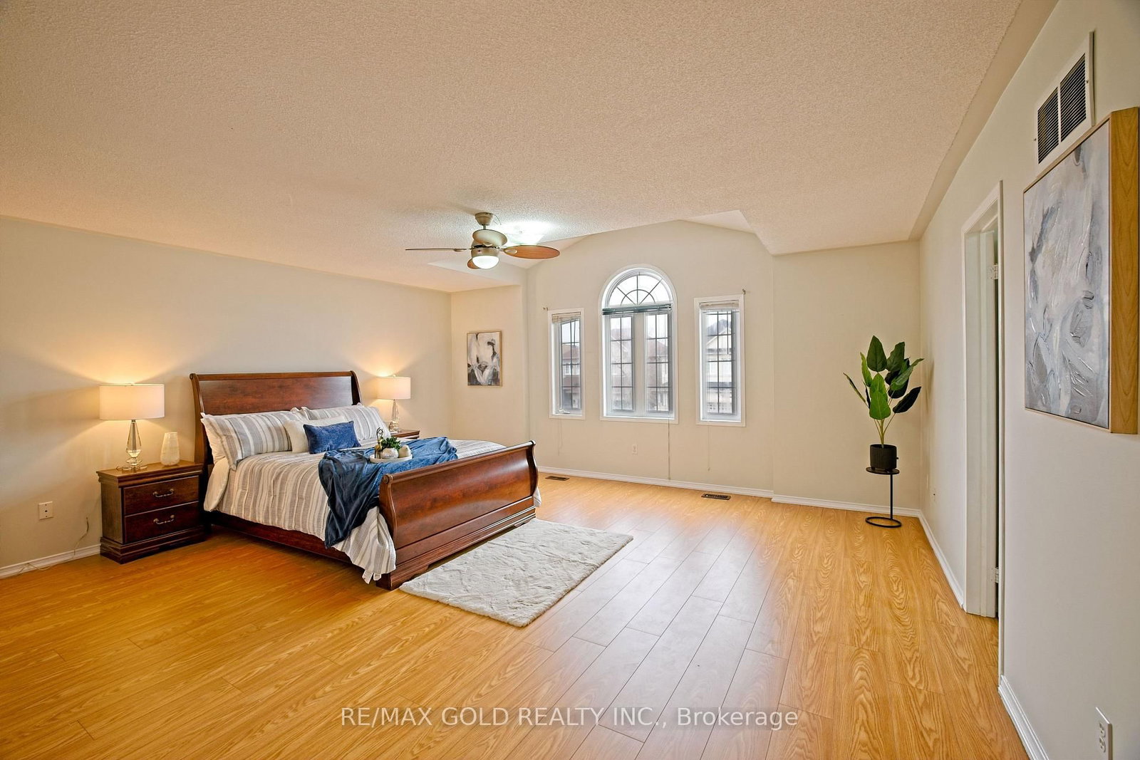 Detached House for sale at 16 Cottontail Road, Brampton, Ontario, L7A 3R3 - Fletcher's Meadow - MLS: W12982380