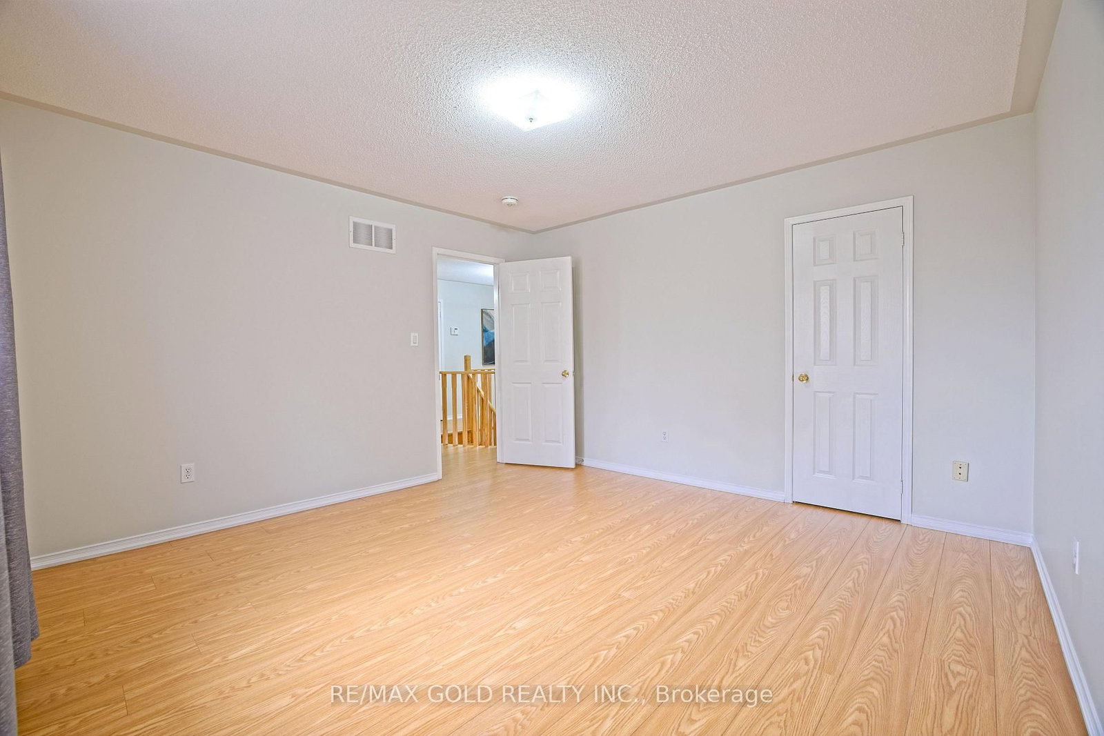 Detached House for sale at 16 Cottontail Road, Brampton, Ontario, L7A 3R3 - Fletcher's Meadow - MLS: W12982380