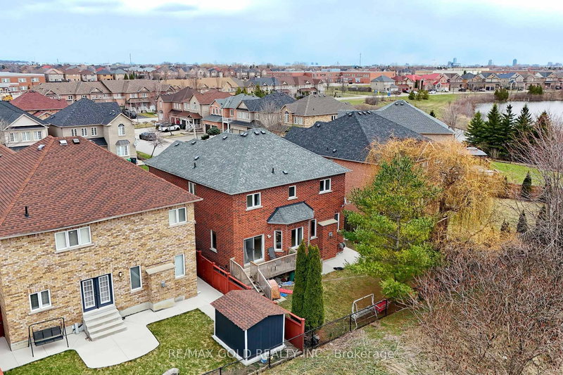 16 Cottontail Rd, Brampton, L7A 3R3 | Image 3