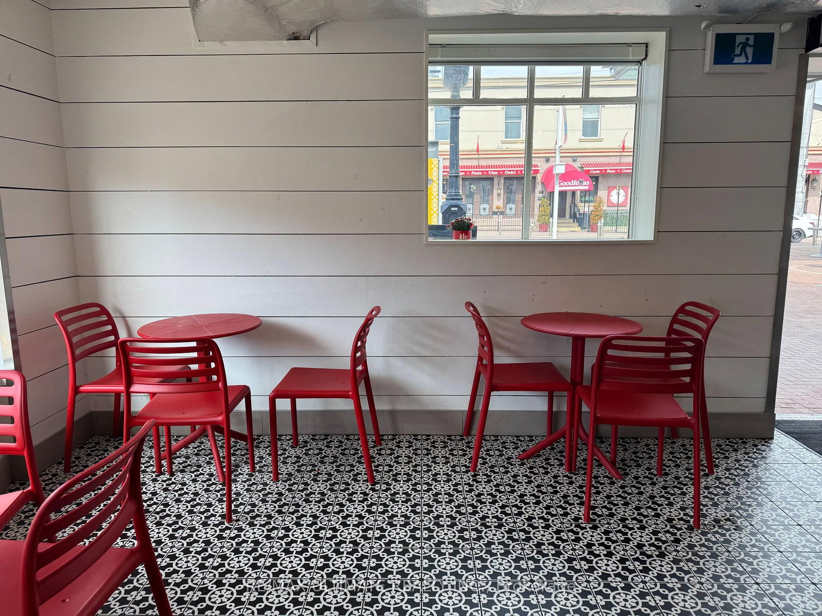 213 Queen Street S - Photo 11