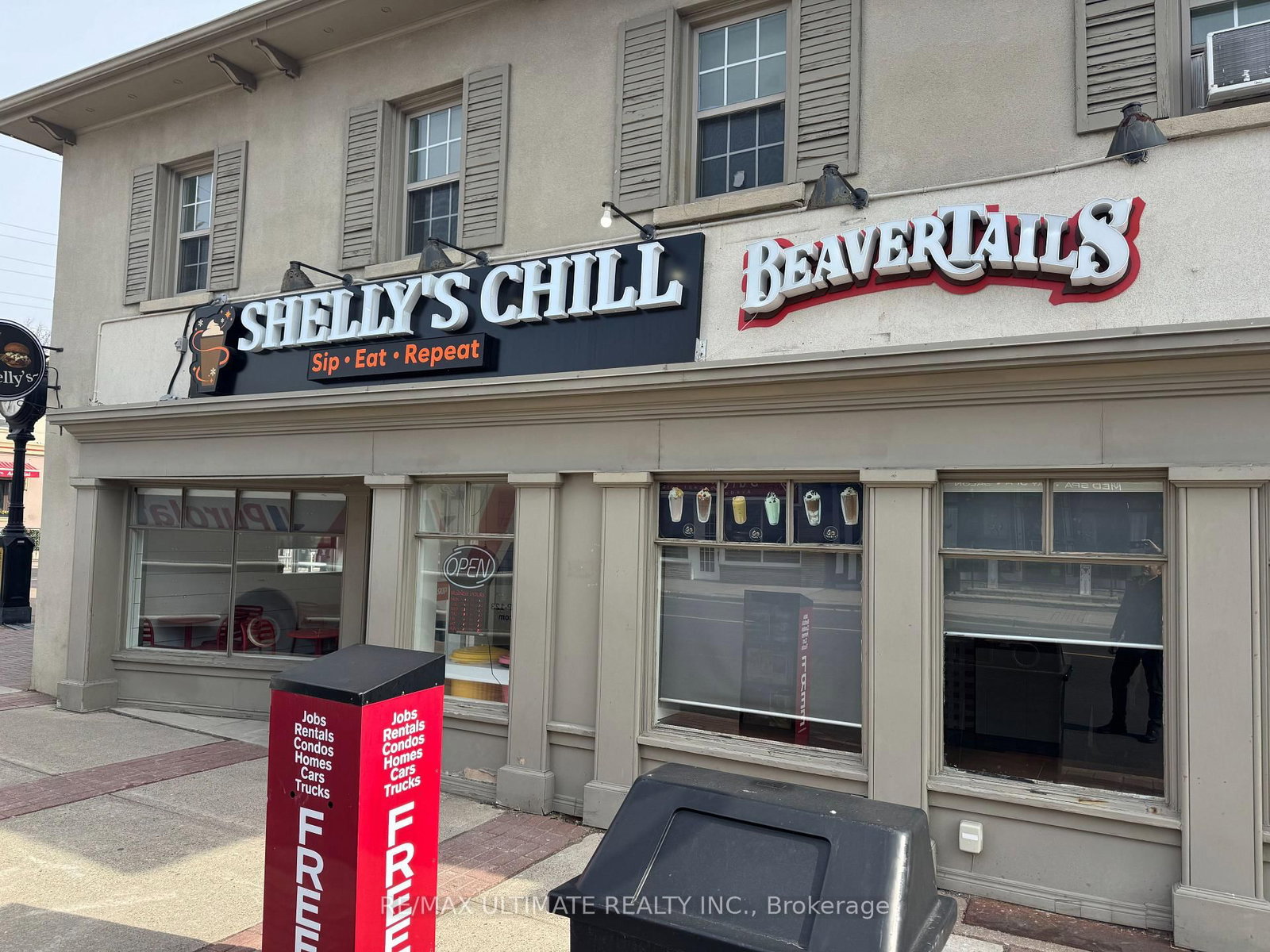 213 Queen Street S - Photo 2