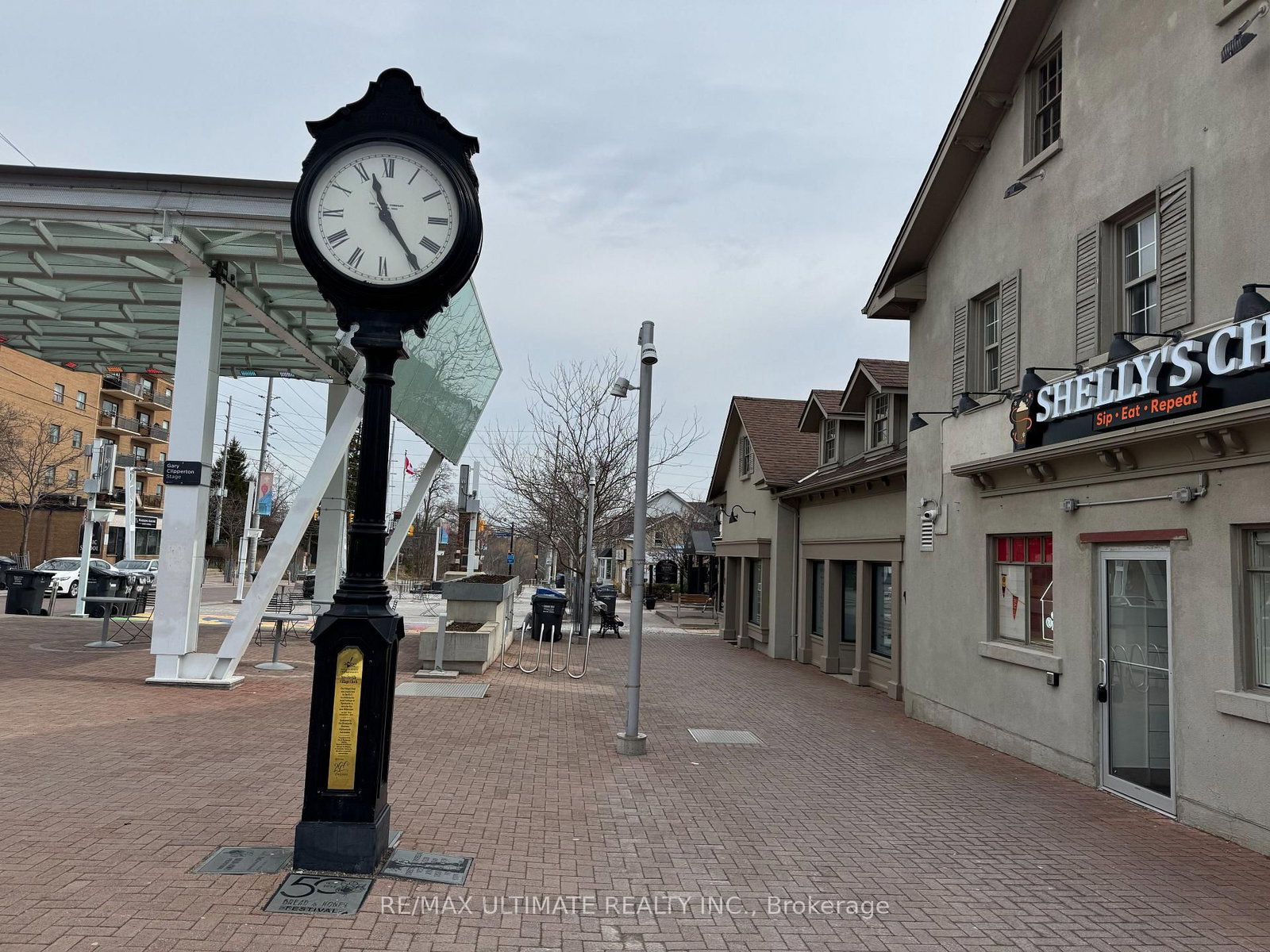 213 Queen Street S - Photo 3