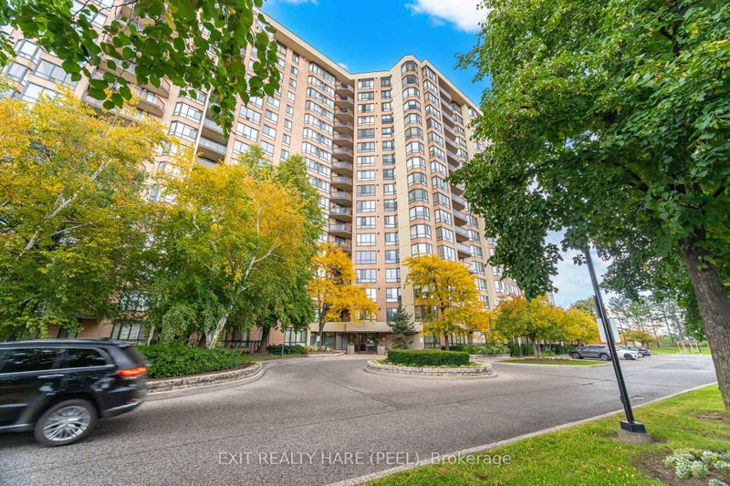 912 - 20 Cherrytree Drive
