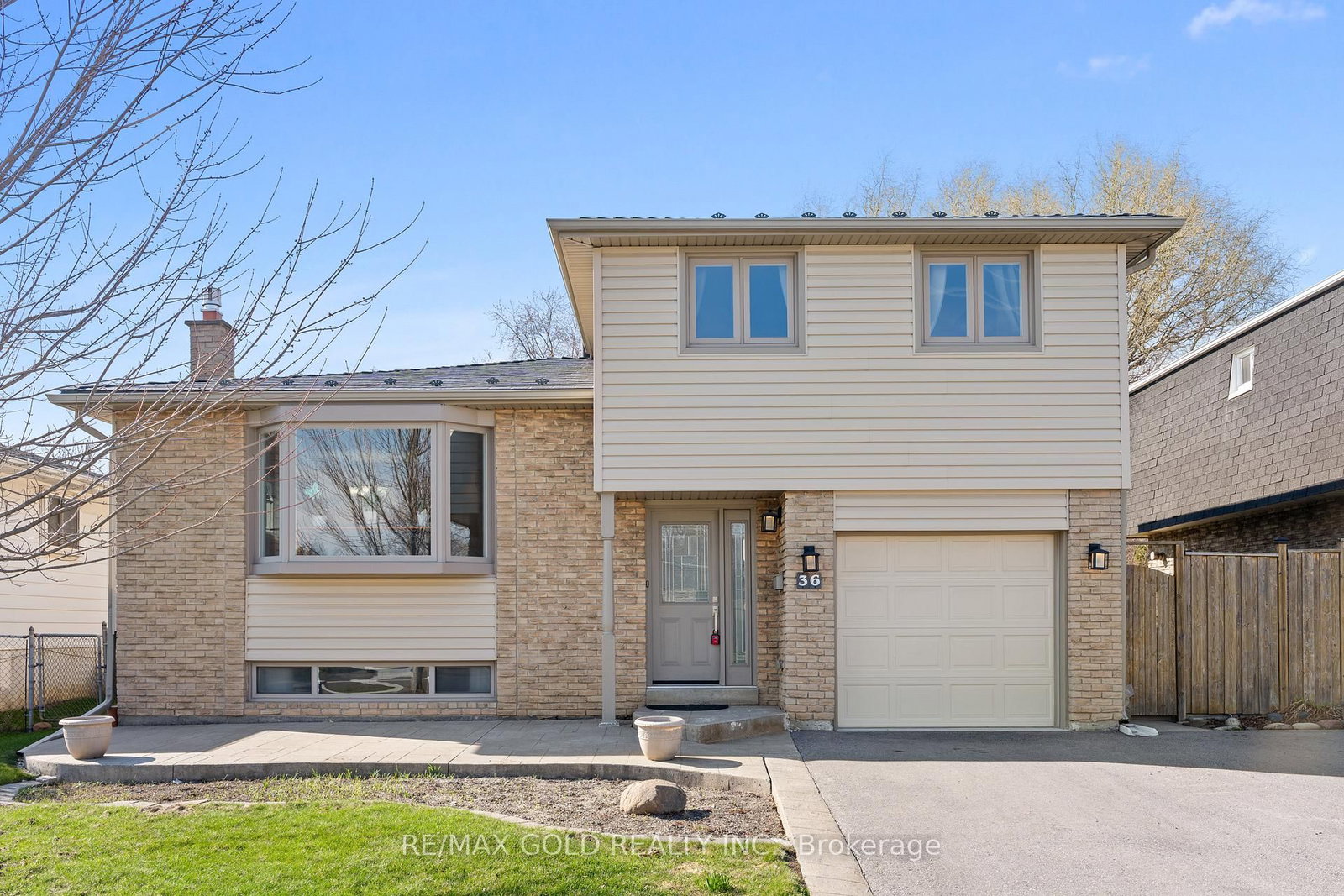 Detached House for sale at 36 Greenmount Road, Brampton, Ontario, L6S 1L5 - Northgate - MLS: W12982490