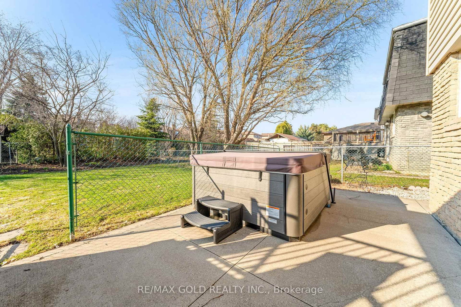 Detached House for sale at 36 Greenmount Road, Brampton, Ontario, L6S 1L5 - Northgate - MLS: W12982490