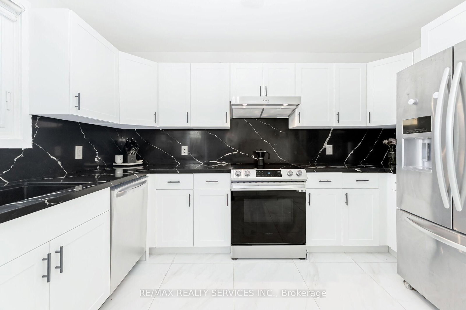 Detached House for sale at 31 Huntingwood Crescent, Brampton, Ontario, L6S 1S5 - Central Park - MLS: W12982548