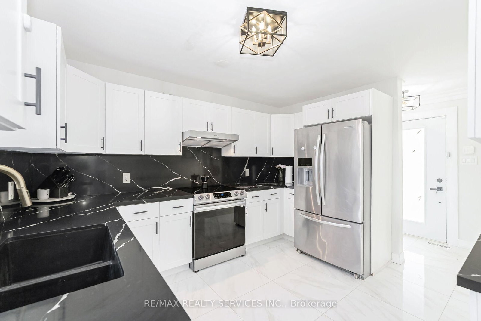 Detached House for sale at 31 Huntingwood Crescent, Brampton, Ontario, L6S 1S5 - Central Park - MLS: W12982548