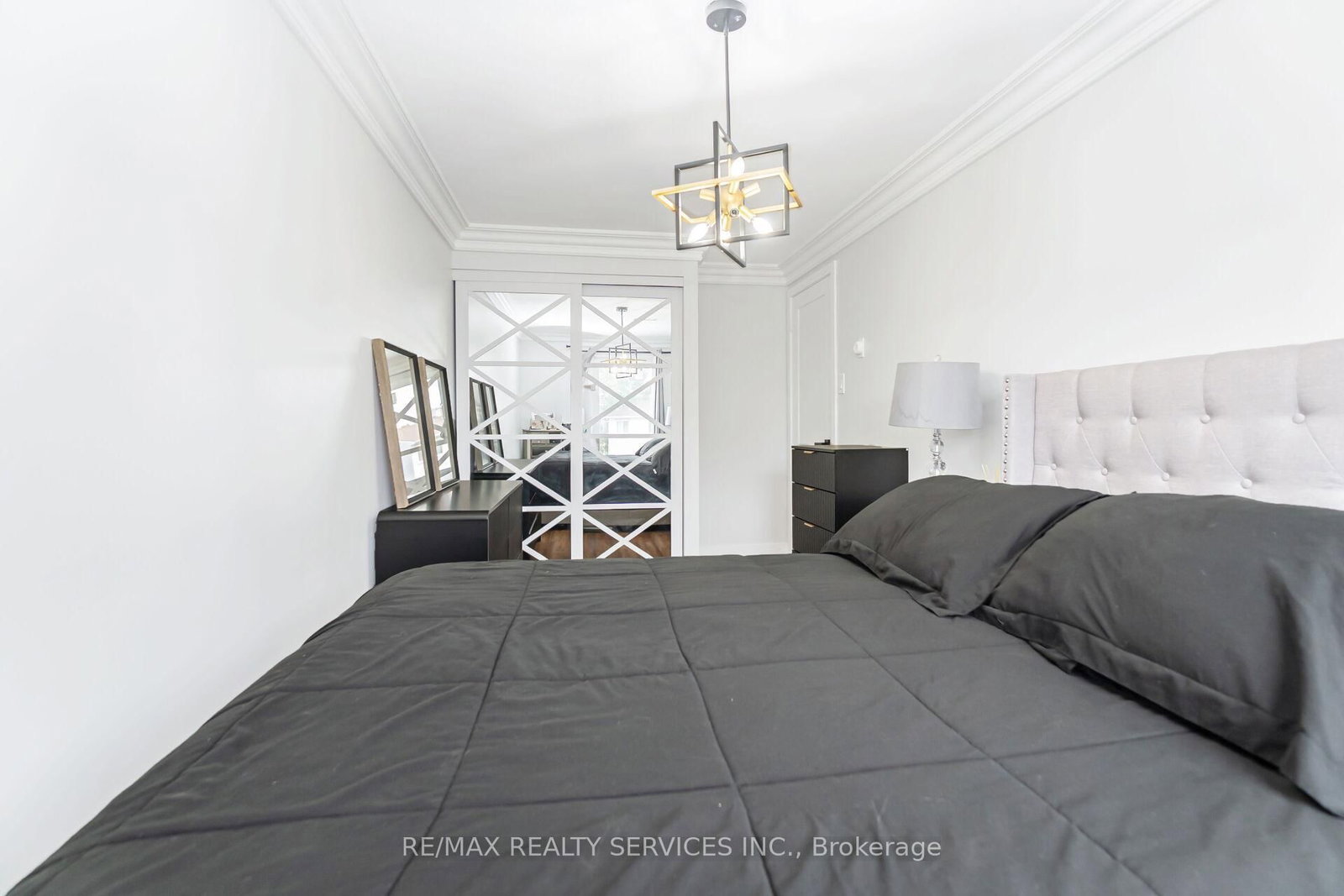 Detached House for sale at 31 Huntingwood Crescent, Brampton, Ontario, L6S 1S5 - Central Park - MLS: W12982548