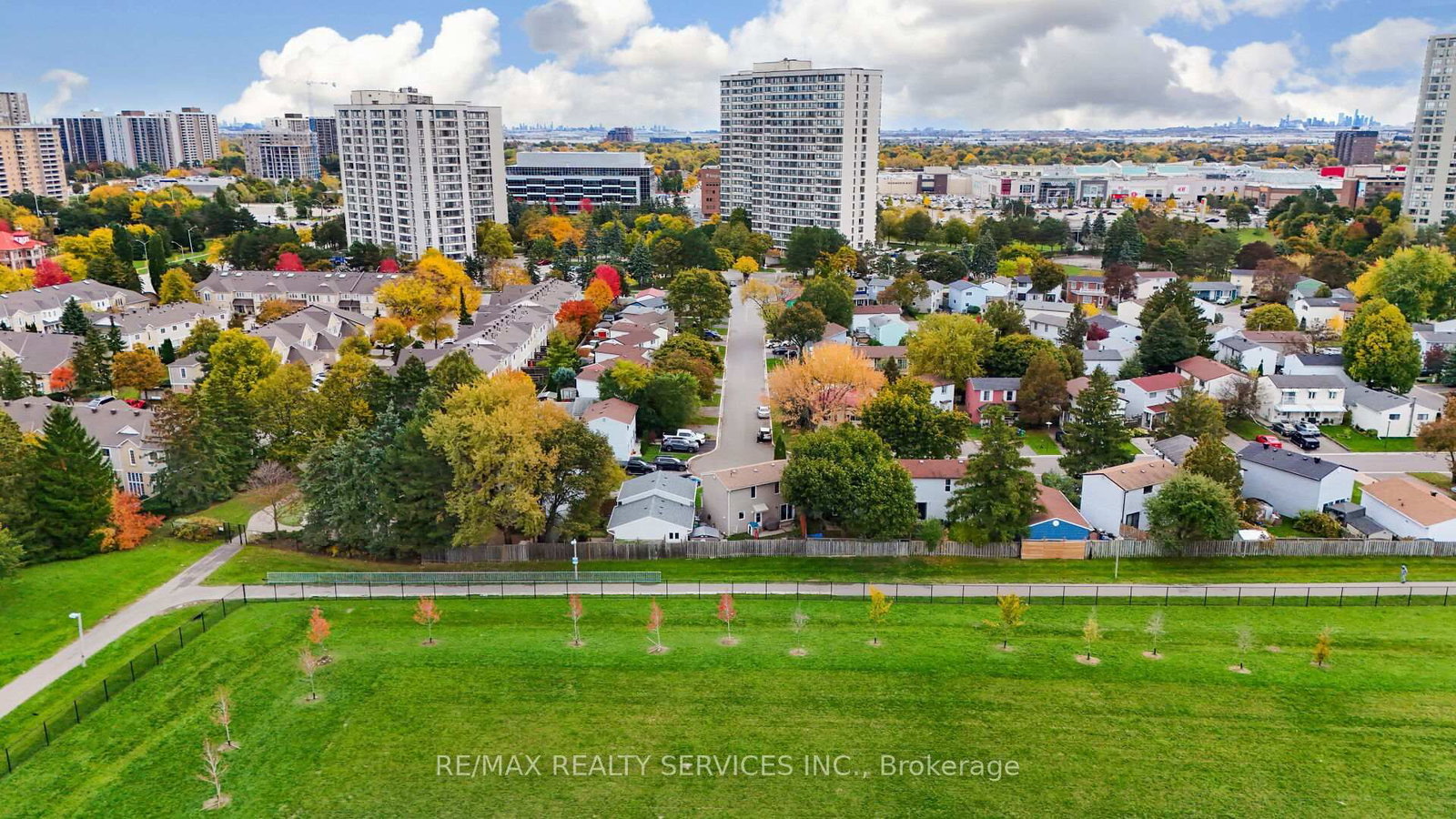Detached House for sale at 31 Huntingwood Crescent, Brampton, Ontario, L6S 1S5 - Central Park - MLS: W12982548