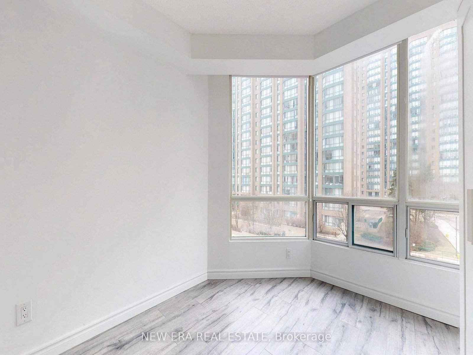 115 Hillcrest Avenue, Unit 409 - Photo 16