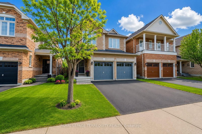 3926 Candlelight Dr, Mississauga, L5M 8B3 | Image 2