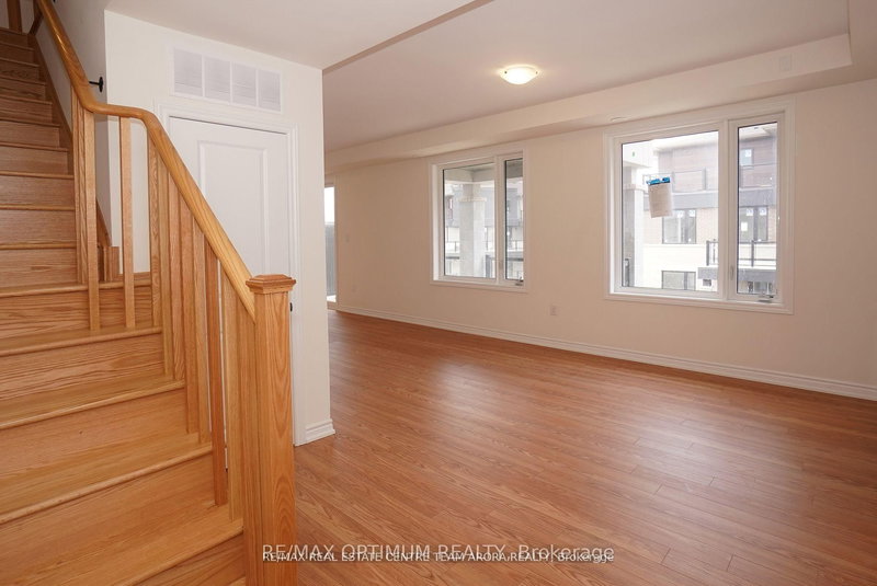 11 - 20 Knotsberry Circ, Brampton, L6Y 6G1 | Image 3