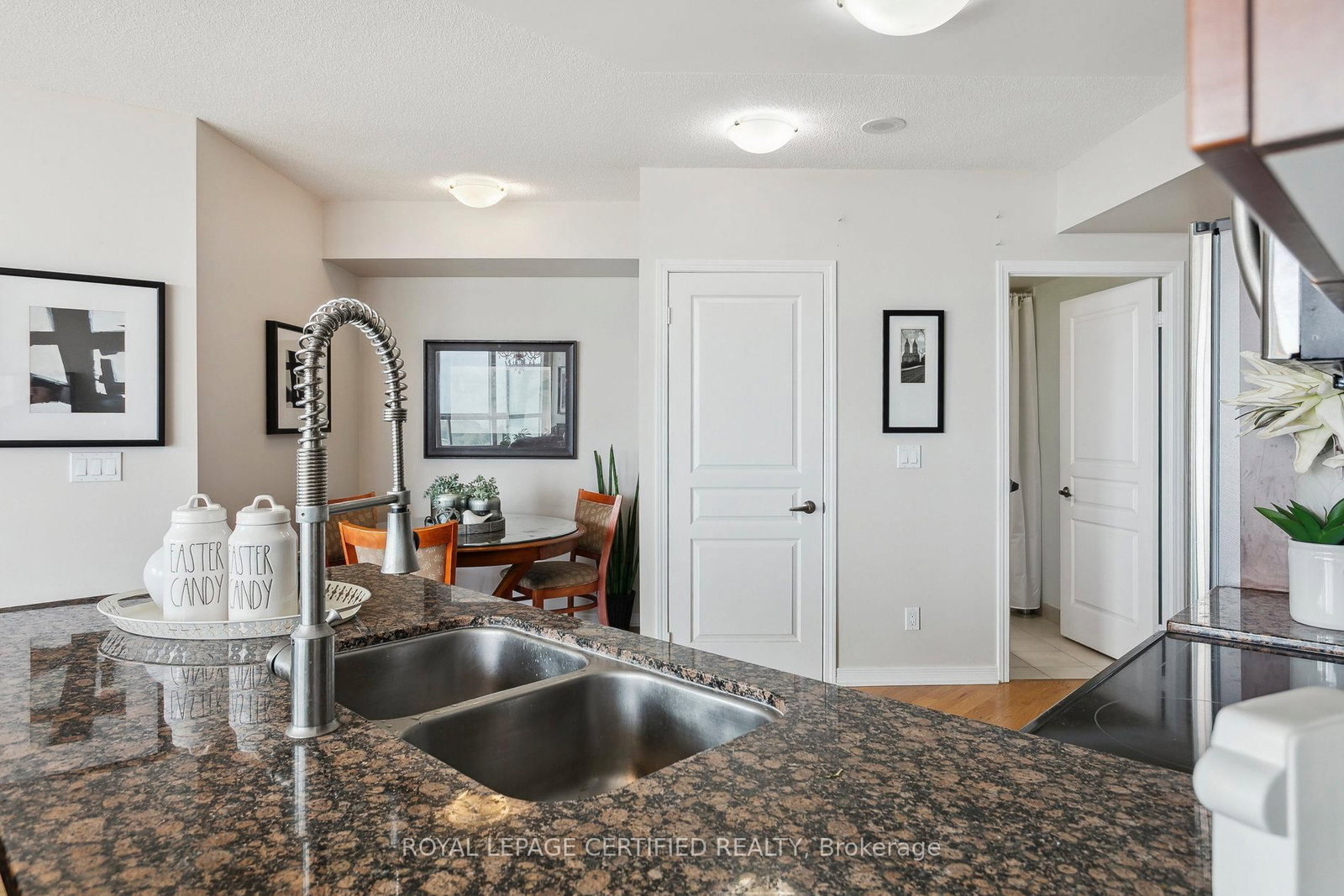 2240 Lakeshore Boulevard W, Unit 1208 - Photo 11