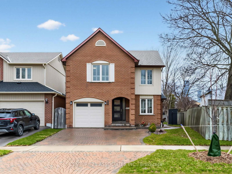 4049 Teakwood Dr, Mississauga, L5C 3L2 | Image 2