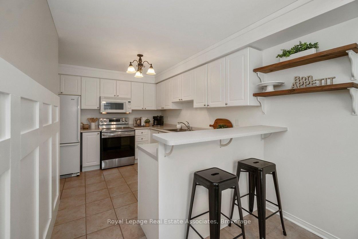 Detached House for sale at 42 Harriet Street, Halton Hills, Ontario, L7G 5W7 - Georgetown - MLS: W12982820