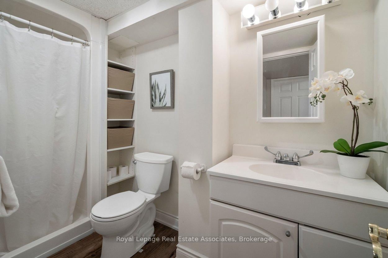 Detached House for sale at 42 Harriet Street, Halton Hills, Ontario, L7G 5W7 - Georgetown - MLS: W12982820