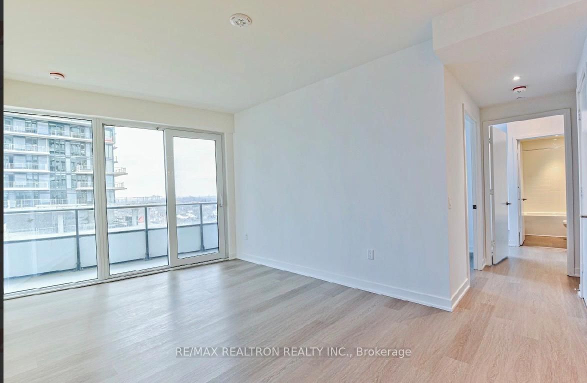 448 Burnhamthorpe Road W, Unit 811 - Photo 9