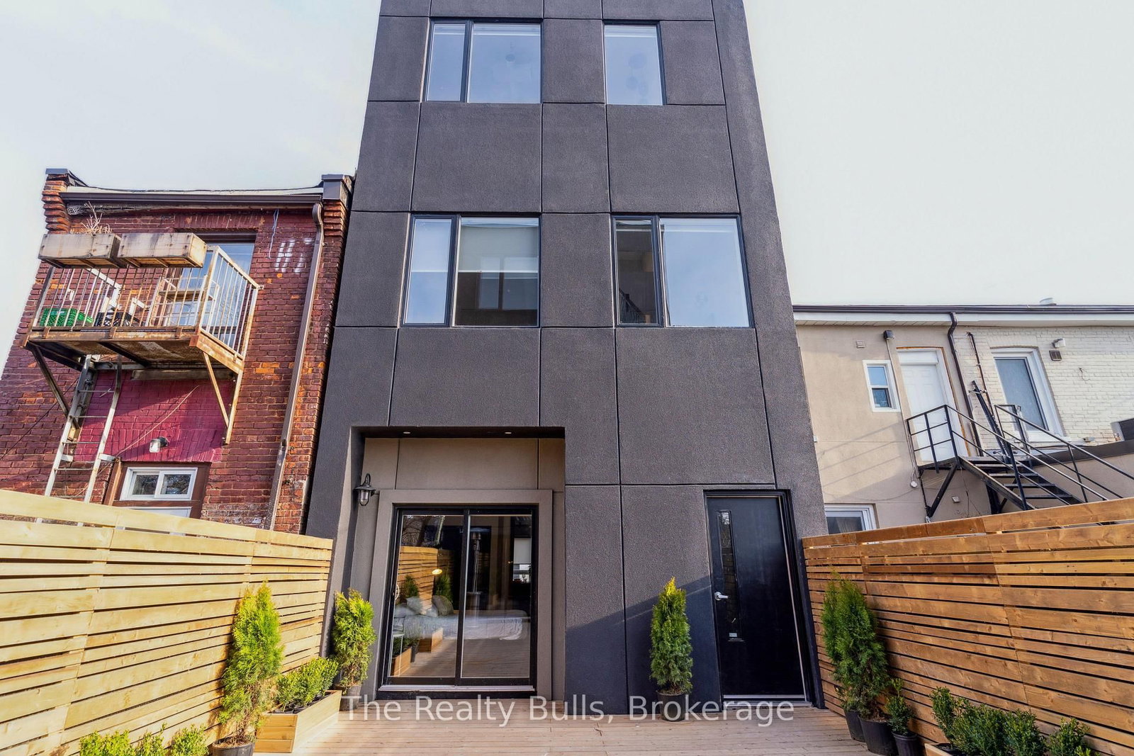 1320 Queen Street W - Photo 3