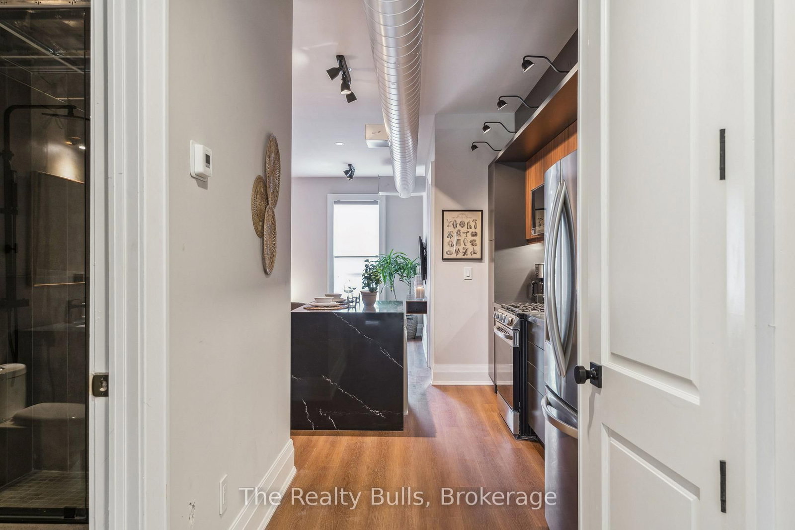 1320 Queen Street W - Photo 5