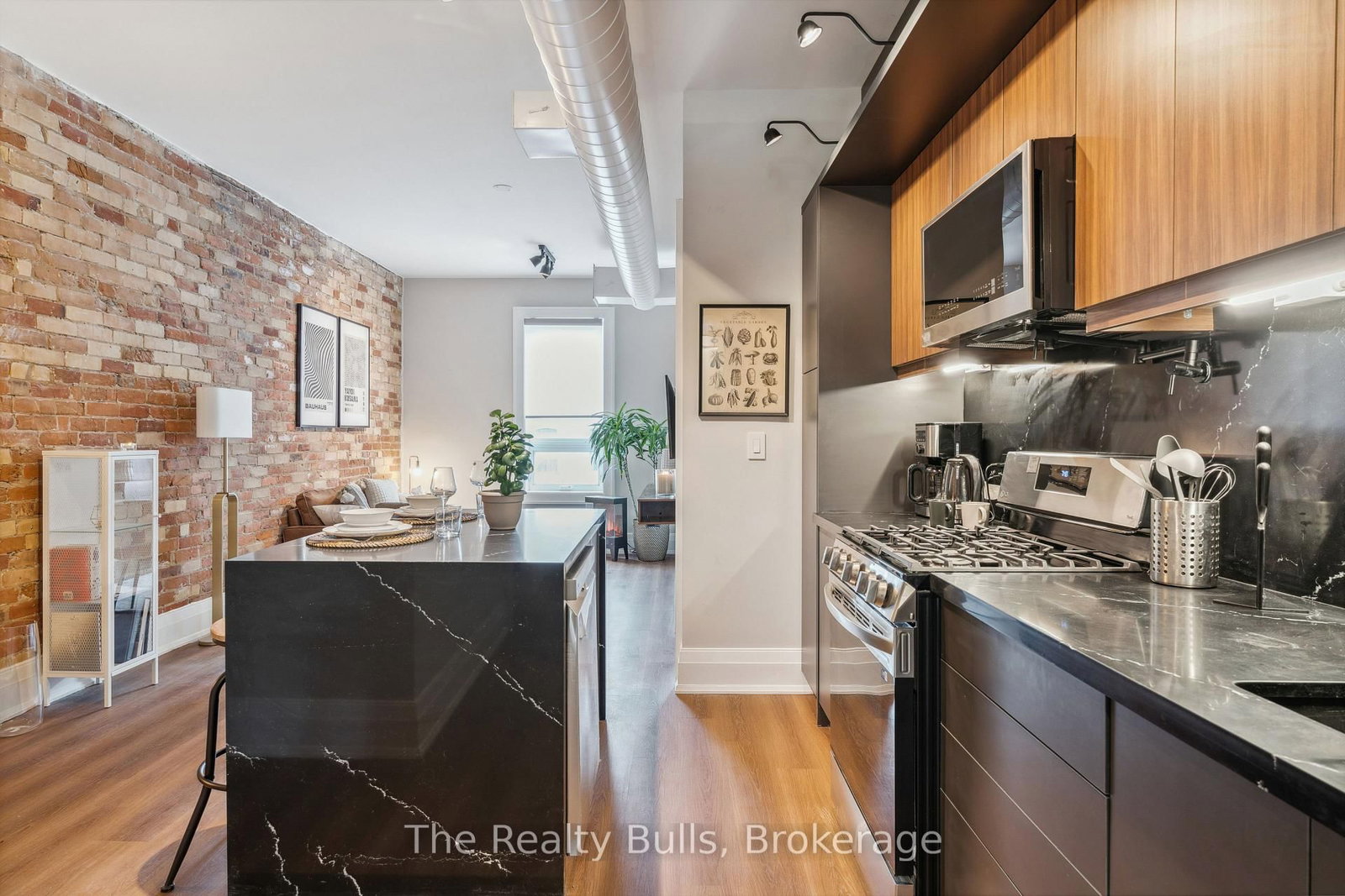 1320 Queen Street W - Photo 6