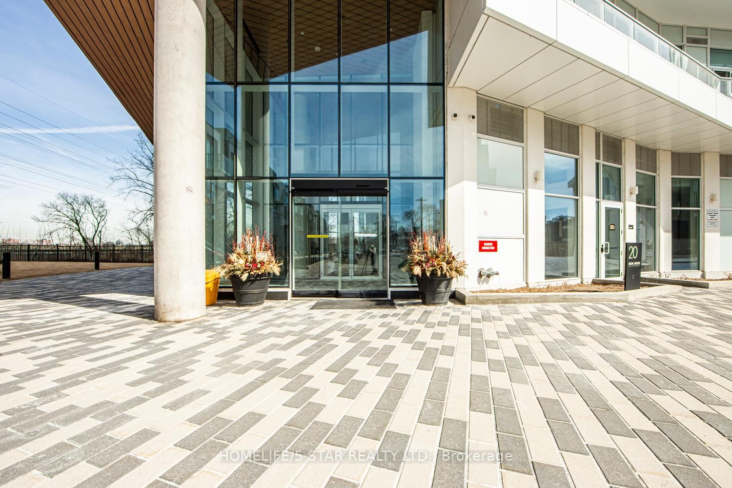 20 Brin Drive, Unit 507 - Photo 2