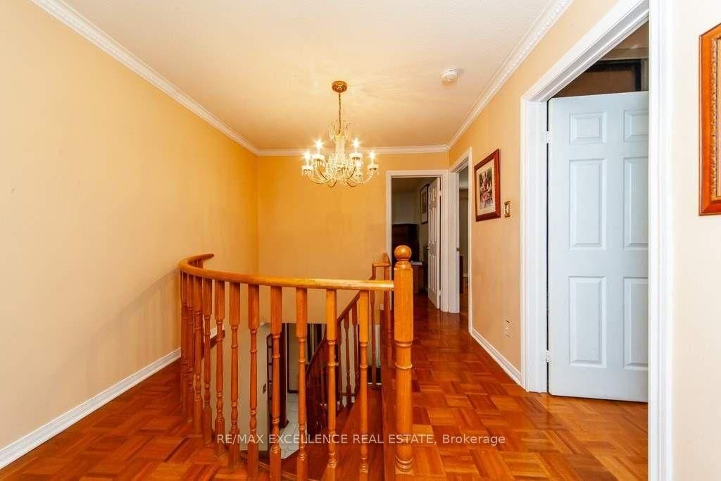 Detached House for sale at 30 Ballycastle Crescent, Brampton, Ontario, L6Z 2T6 - Heart Lake West - MLS: W12982874