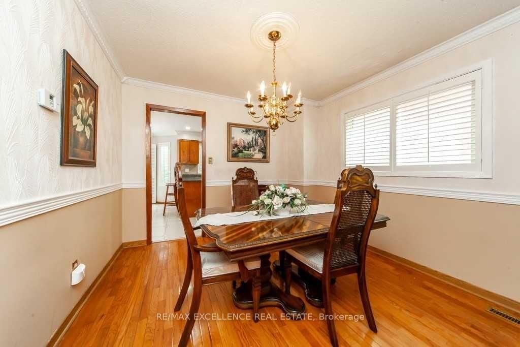 Detached House for sale at 30 Ballycastle Crescent, Brampton, Ontario, L6Z 2T6 - Heart Lake West - MLS: W12982874