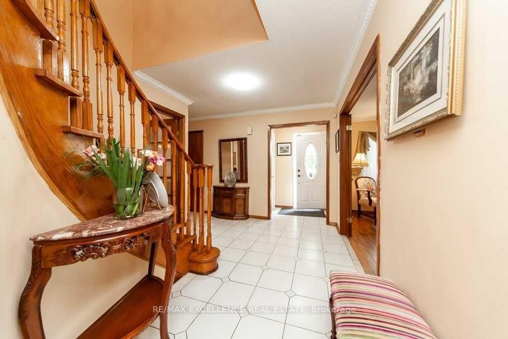 Detached House for sale at 30 Ballycastle Crescent, Brampton, Ontario, L6Z 2T6 - Heart Lake West - MLS: W12982874