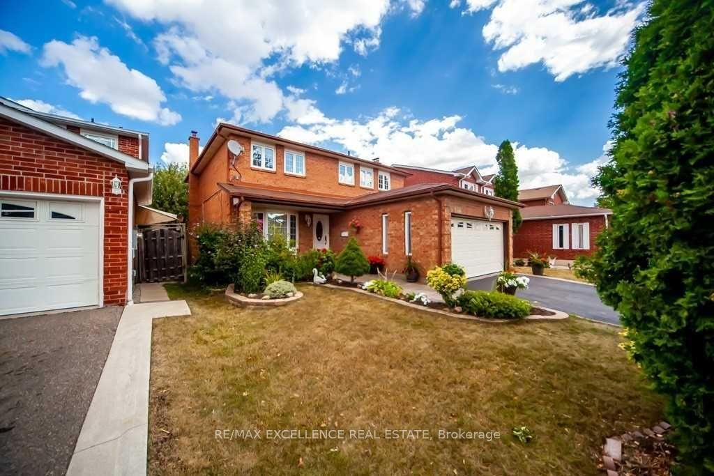 Detached House for sale at 30 Ballycastle Crescent, Brampton, Ontario, L6Z 2T6 - Heart Lake West - MLS: W12982874