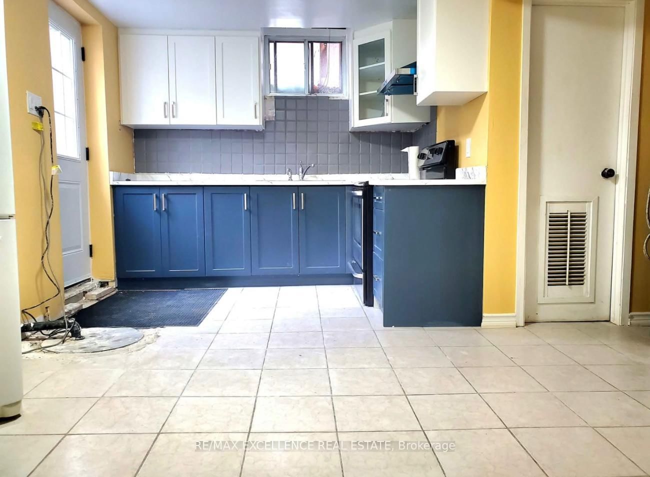 Detached House for sale at 30 Ballycastle Crescent, Brampton, Ontario, L6Z 2T6 - Heart Lake West - MLS: W12982874