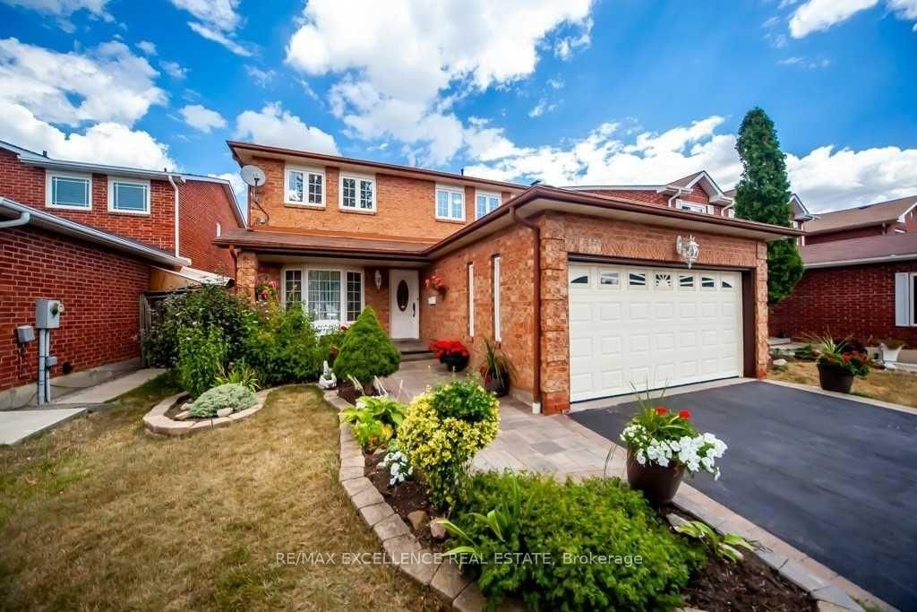 Detached House for sale at 30 Ballycastle Crescent, Brampton, Ontario, L6Z 2T6 - Heart Lake West - MLS: W12982874