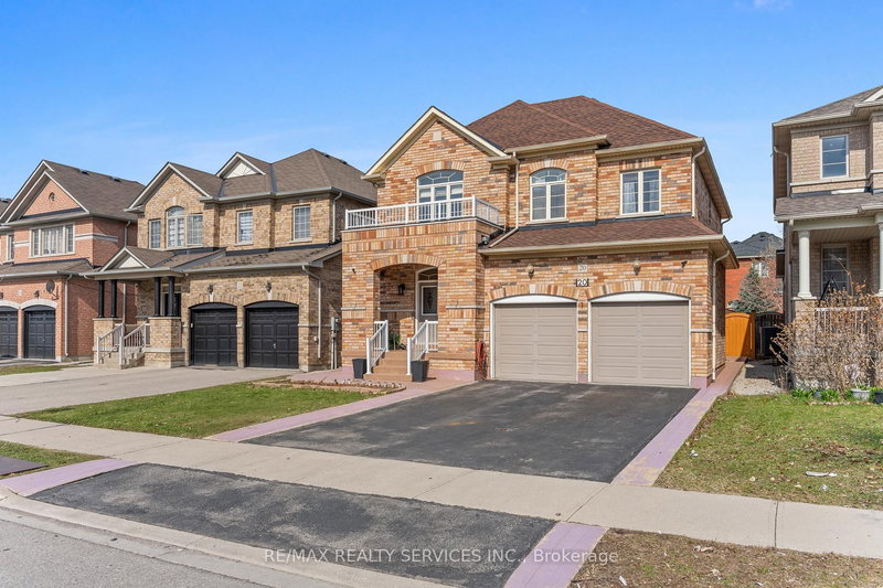 20 Strathdale Rd, Brampton, L6P 2Y1 | Image 3