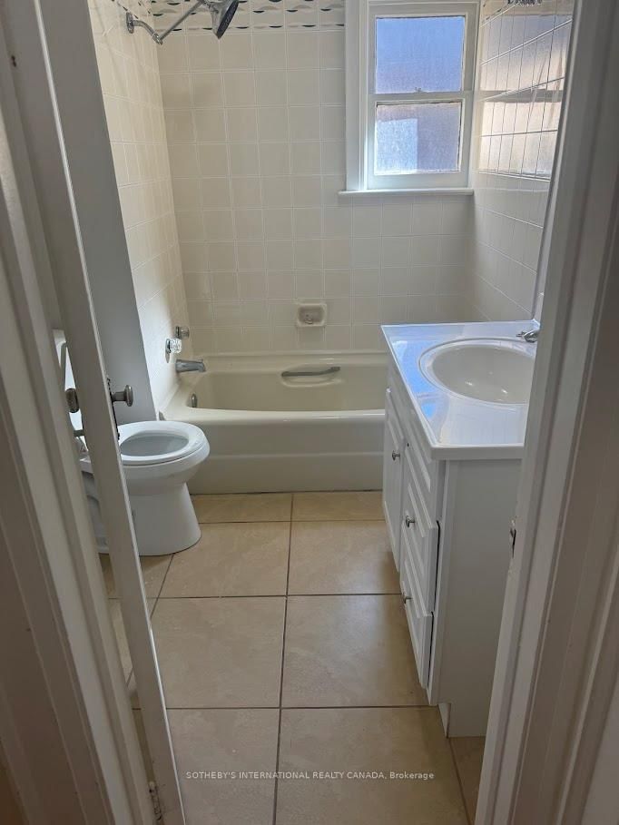 931 Royal York Road - Photo 4