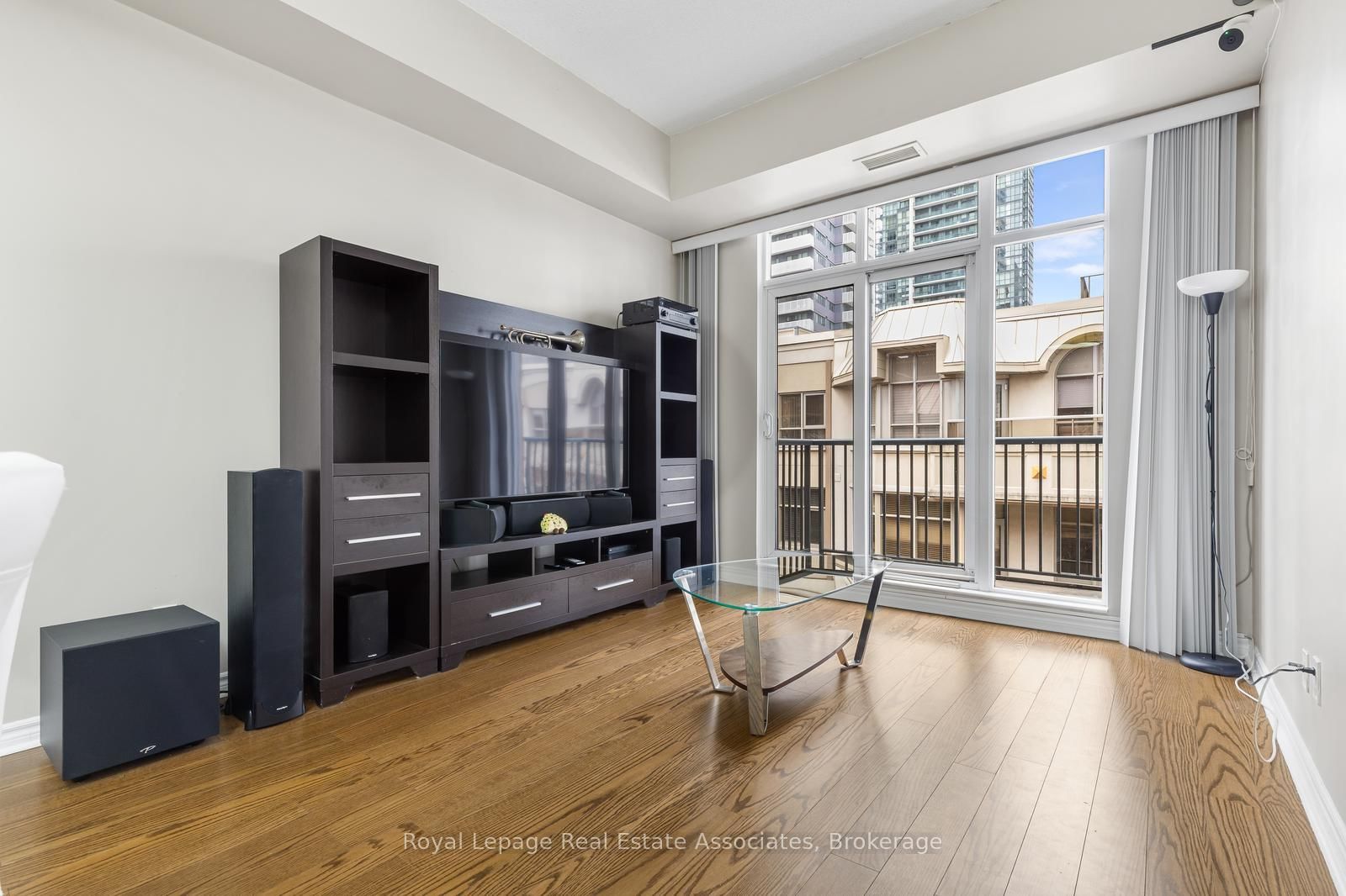 330 Princess Royal Drive, Unit 319 - Photo 11