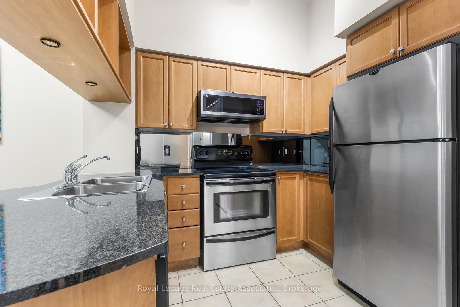 330 Princess Royal Drive, Unit 319 - Photo 16