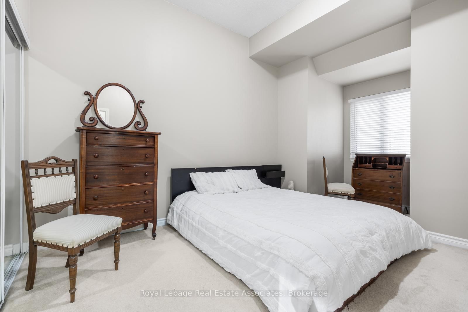 330 Princess Royal Drive, Unit 319 - Photo 20